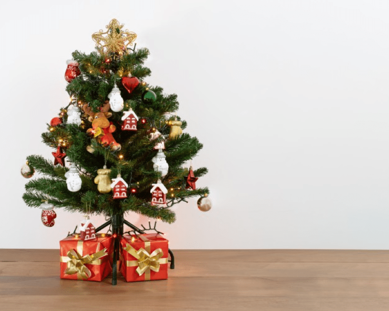 The Perfect Christmas Tree for You: Discover the Benefits of Investing in a Beautiful, Oversized Artificial Christmas Tree